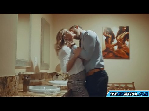 ❤️ Nalika pirang semok seduces sampeyan ing toilet umum ❤ Kurang ajar ing jv.japangaysex.ru